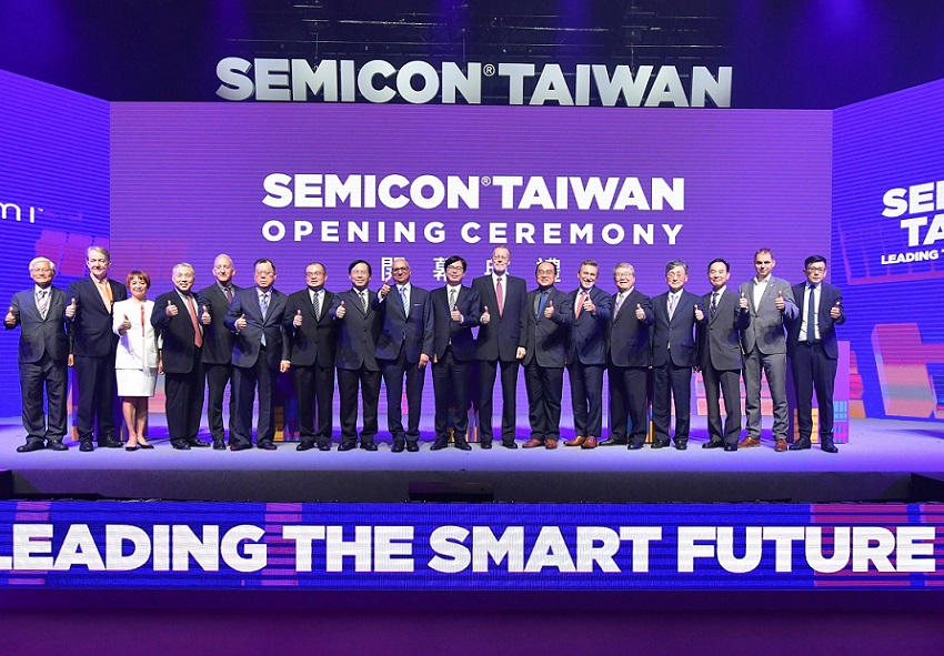 2027年台湾国际半导体展览会SemiconSemicon Taiwan参展商与海外采购商展台洽谈现场