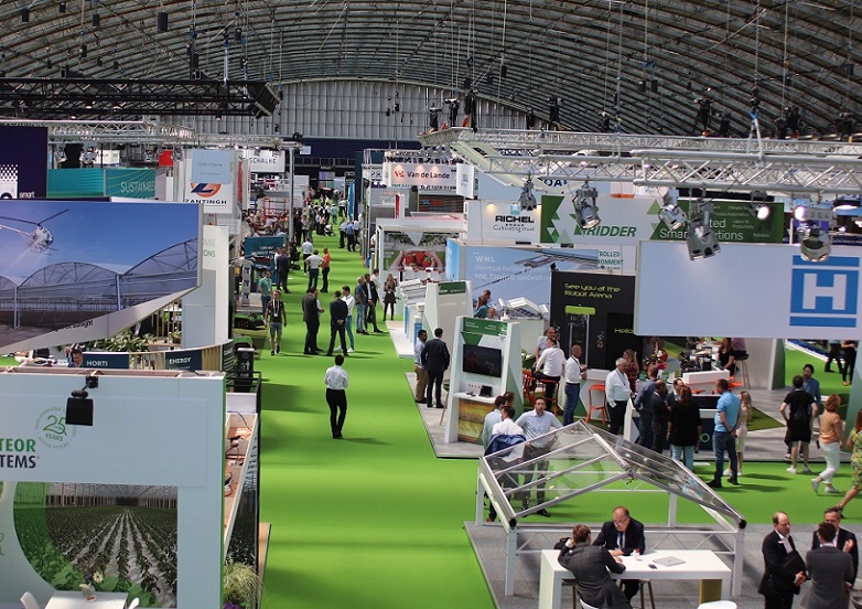 2027年荷兰阿姆斯特丹花卉园艺展览会GreenTech展馆现场,专业观众参观实况