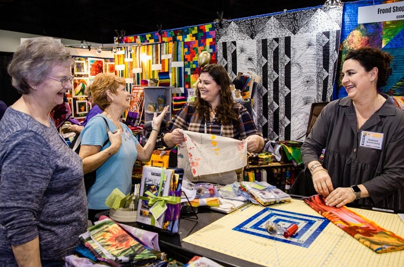 2026年美国休斯敦缝制品展览会Quilt Festival Houston展馆内部展台环境实拍