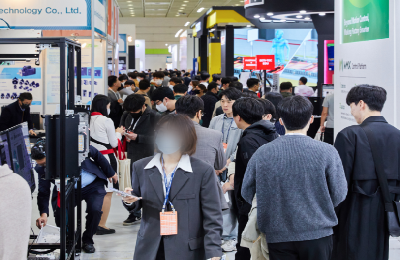2027年韩国首尔自动化、传感器、大数据、智慧物流展Automation World展馆现场,专业观众参观实况
