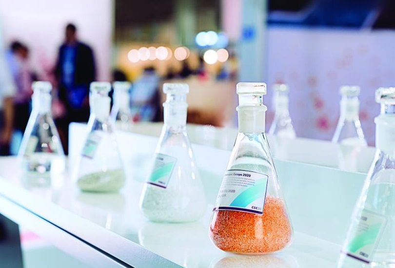 2027年瑞士巴塞尔欧洲精细化工展览会Chemspec Europe参展商与海外采购商展台洽谈现场