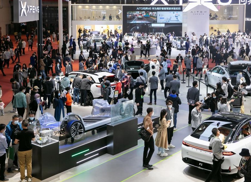2027年上海车展-上海国际汽车工业展AUTO SHANGHAI展馆现场,专业观众参观实况