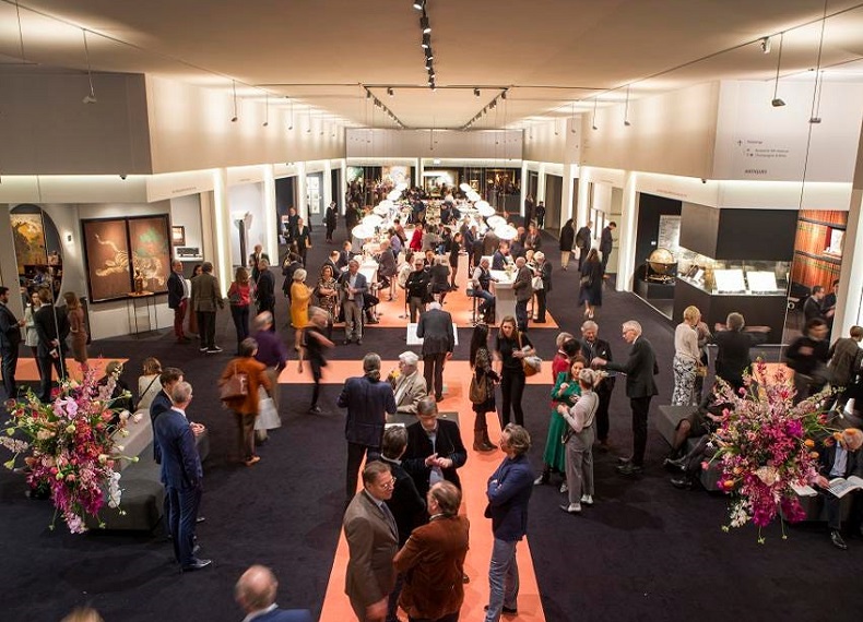 2027年美国纽约珠宝展-纽约艺术博览会TEFAF New York展馆现场,专业观众参观实况
