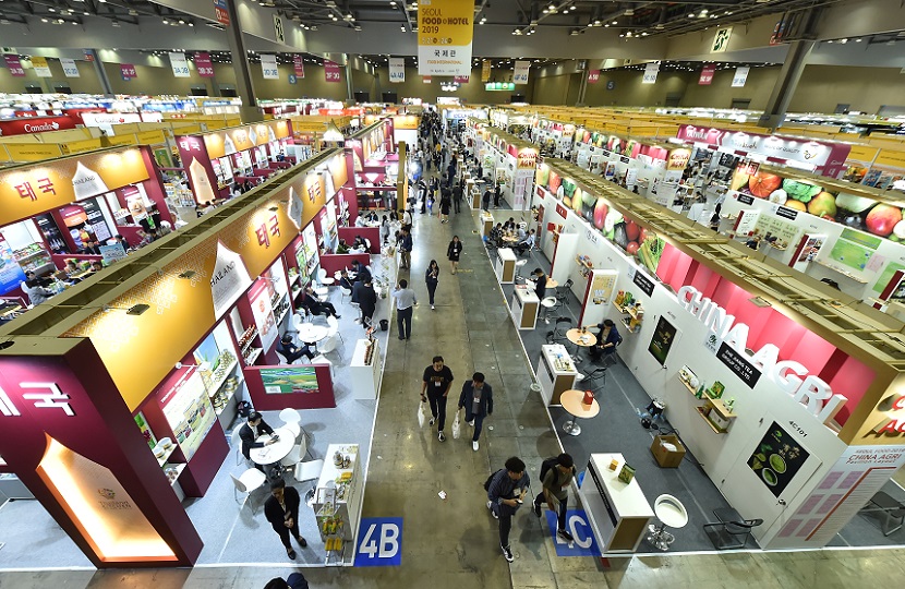 2027年韩国首尔食品饮料及酒店用品展览会Seoul Food Hotel参展商与海外采购商展台洽谈现场