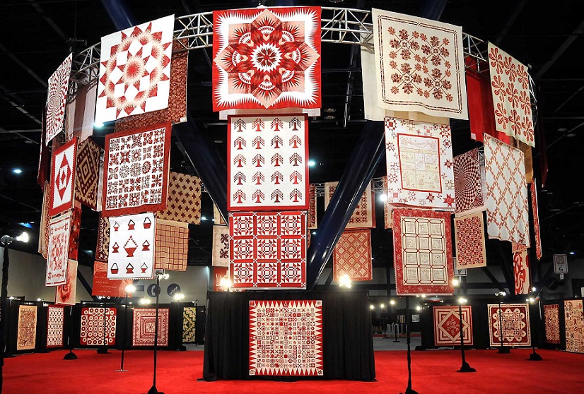 2026年美国休斯敦缝制品展览会Quilt Festival Houston参展商与海外采购商展台洽谈现场
