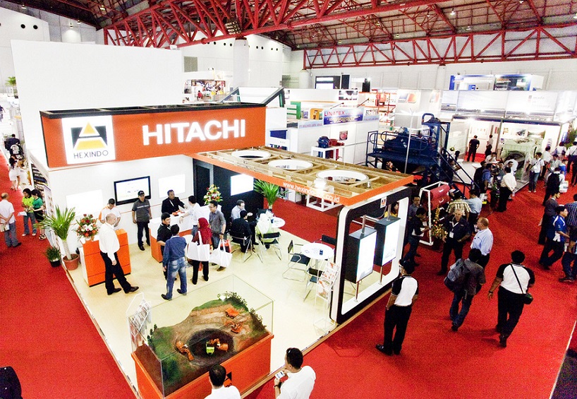 2027年印尼雅加达矿业展览会MINING INDONESIA参展商与海外采购商展台洽谈现场