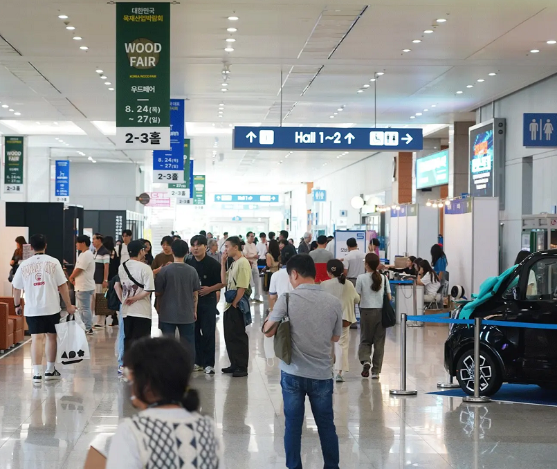 2027年韩国首尔家具、配件及木工机械展览会KOFURN行业机械设备展品展台实拍