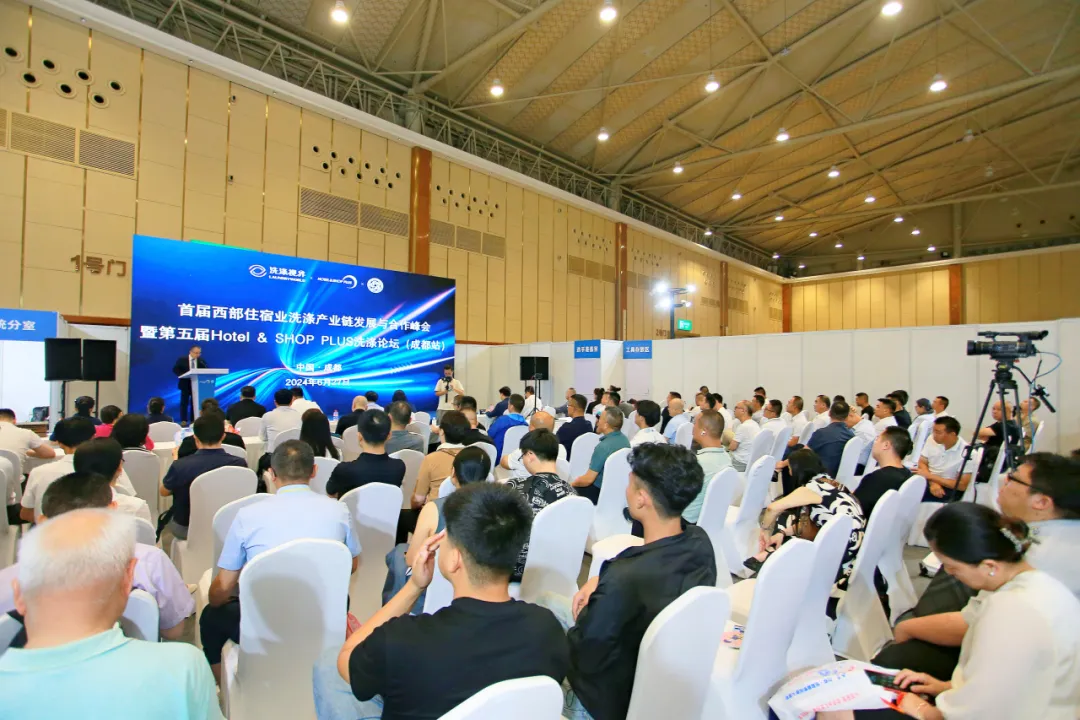 2027年成都国际酒店用品及餐饮展览会HOTELEX展馆现场，专业观众参观实况