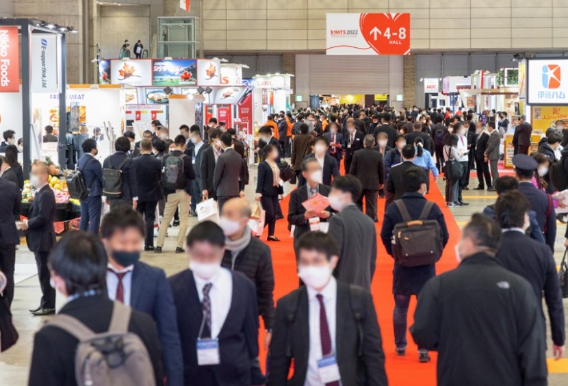 2027年日本东京厨房设备机器展览会JAPAN FOOD SERVICE展馆现场，专业观众参观实况