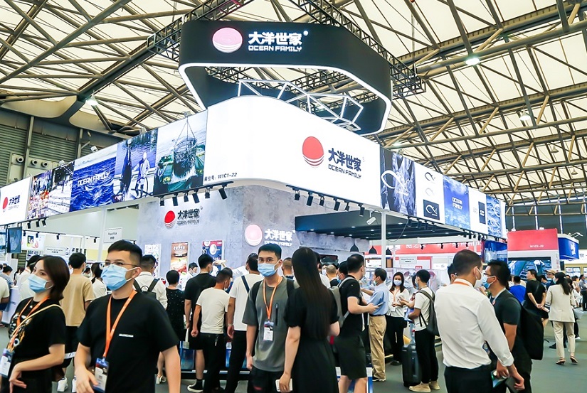 2027年上海国际渔业展-上海渔博会World Seafood Shanghai参展商与海外采购商展台洽谈现场