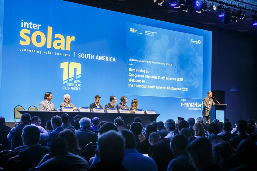 2027年巴西圣保罗太阳能光伏展览会InterSolar South America展馆现场,专业观众参观实况
