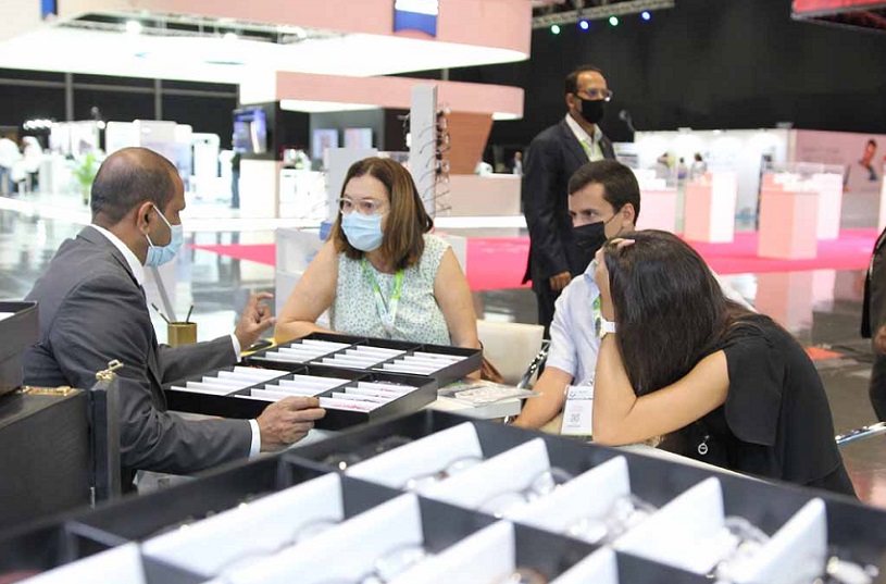 2027年中东迪拜光学眼镜展览会VISIONPLUS EXPO DUBAI展会现场产品演示与行业交流活动