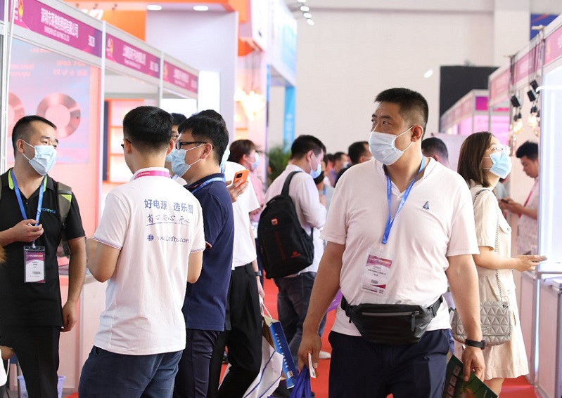 2027年宁波国际新型显示产业供应链展览会CDE展会现场产品演示与行业交流活动