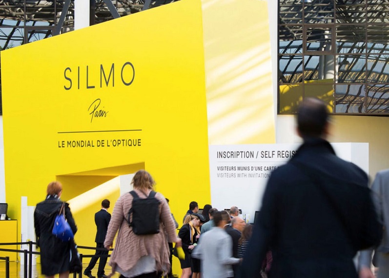 2026年法国巴黎眼镜展览会SILMO Paris展馆现场，专业观众参观实况
