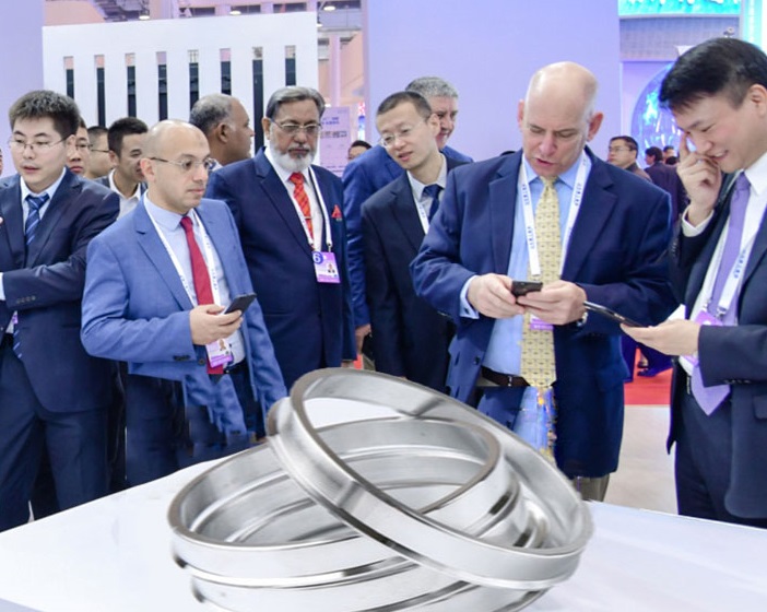 2027年中国(青岛)国际铝工业展览会CAIE展馆现场,专业观众参观实况