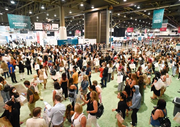 2027年美国拉斯维加斯美容spa展览会IECSC LAS VEGAS展馆现场,专业观众参观实况