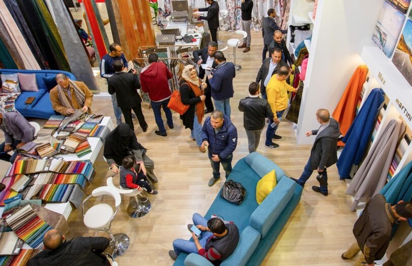 2027年摩洛哥纺织服装及面料展览会Morocco Fashion & Tex参展商与海外采购商展台洽谈现场