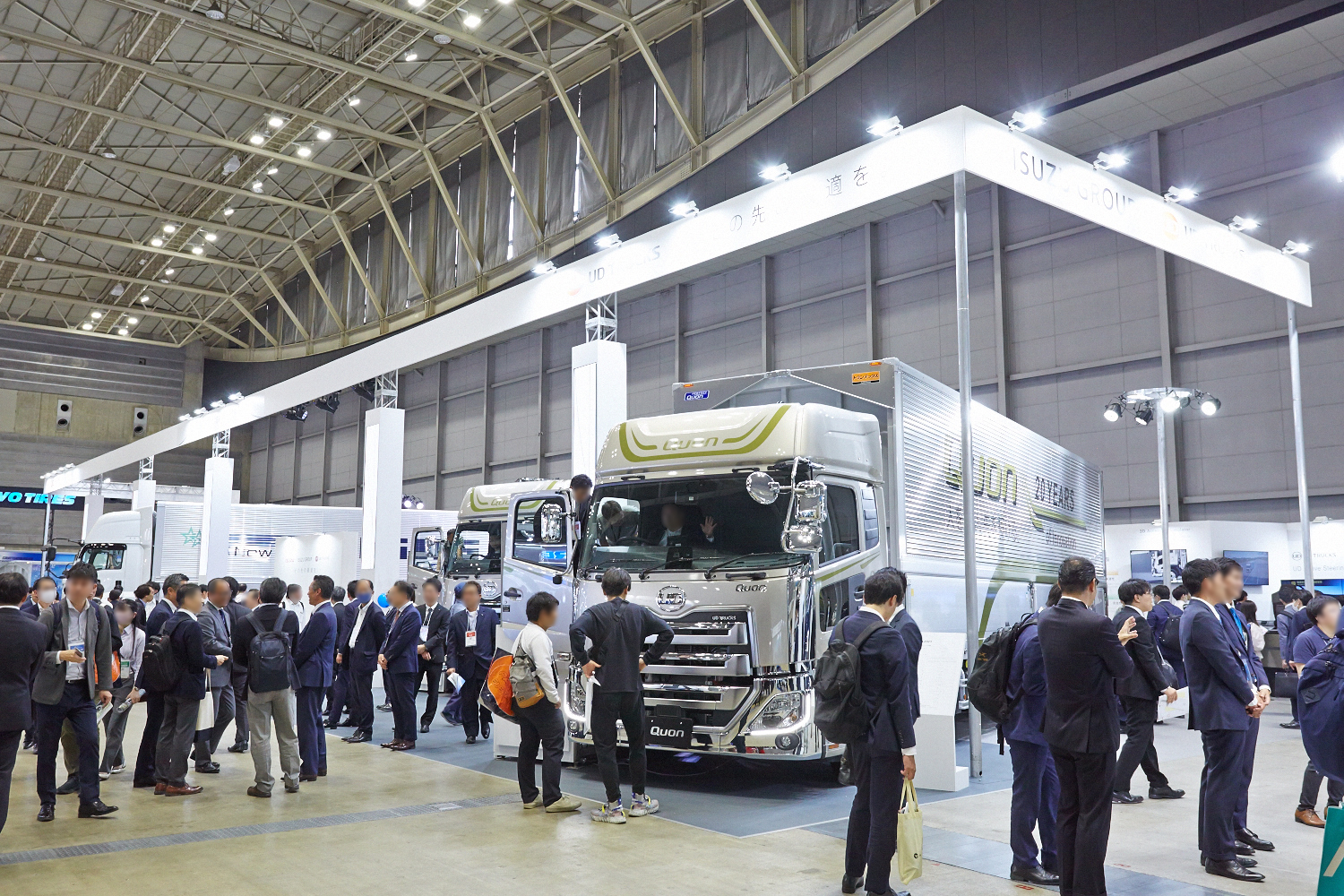 2028年日本横滨卡车展览会Japan Truck Show参展商与海外采购商展台洽谈现场