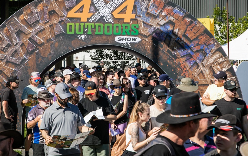 2027年澳洲澳大利亚布里斯班越野车、钓具、户外露营用品展 National 4x4 Outdoors Show展馆现场,专业观众参观实况