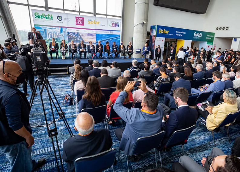 2027年墨西哥水展Aquatech Mexico展馆现场，专业观众参观实况