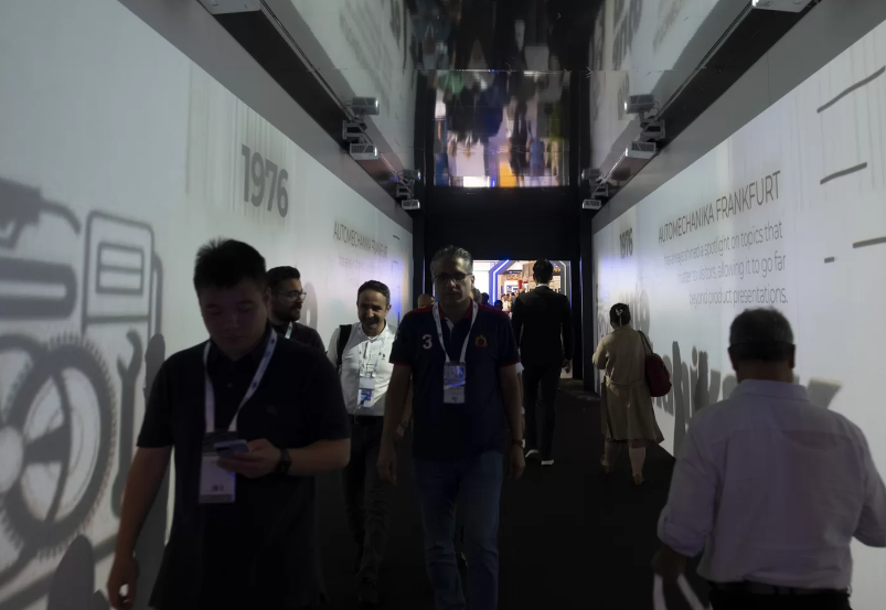 2027年土耳其伊斯坦布尔汽车工业及汽配展览会Automechanika Istanbul展馆现场,专业观众参观实况