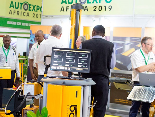 2027年肯尼亚车、摩托车展-肯尼亚汽配展Autoexpo Kenya Nairobi参展商与海外采购商展台洽谈现场