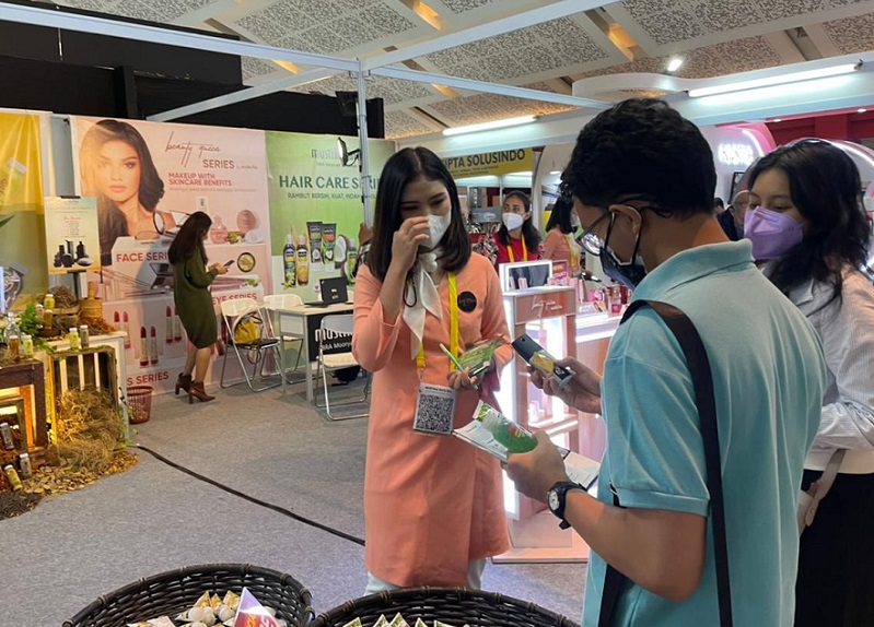 2027年印尼雅加达美容展Indo Beauty Expo展馆现场，专业观众参观实况
