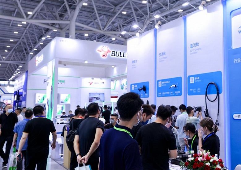 2027年上海充换电展CPSE展馆现场,专业观众参观实况
