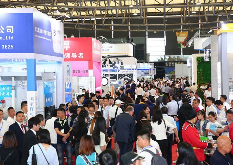 2027年中国上海国际铝工业展览会ALUMINIUM CHINA展馆现场,专业观众参观实况