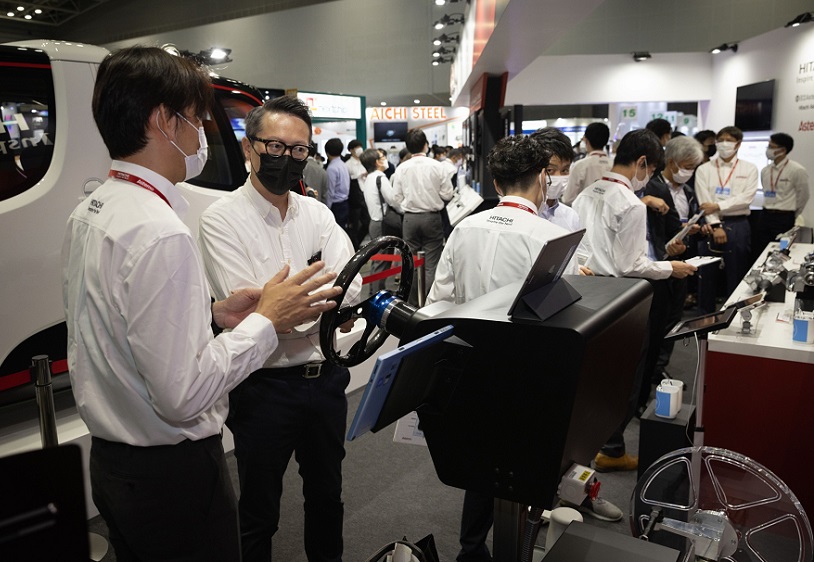 2026年日本横滨汽车工程展览会Automotive Engineering Exposition参展商与海外采购商展台洽谈现场