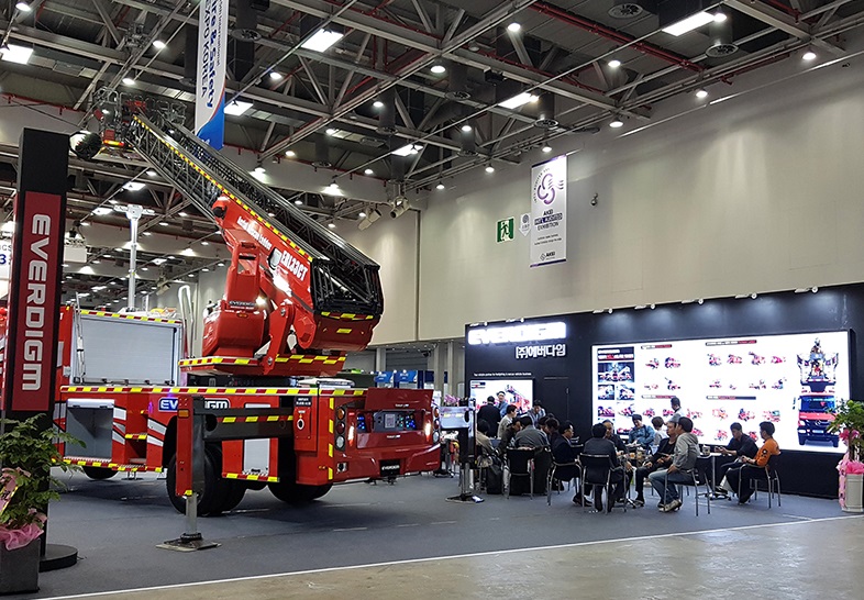 2027年韩国大邱消防展览会Fire Expo Korea参展商与海外采购商展台洽谈现场