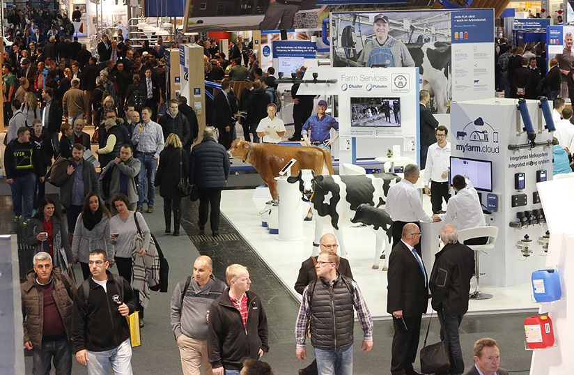2026年德国汉诺威畜牧业展览会EUROTIER HANNOVER展馆现场，专业观众参观实况