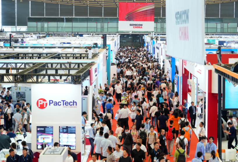 2027年上海国际半导体展览会SEMICONSEMICON CHINA展馆现场,专业观众参观实况