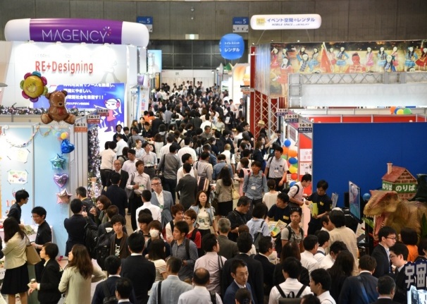 2027年日本东京地方价值创造展览会Local Value Creation Expo参展商与海外采购商展台洽谈现场