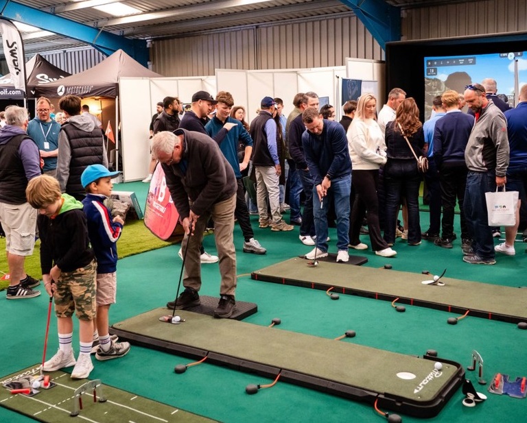 2027年英国北部高尔夫球展览会British Golf Show展馆内部展台环境实拍