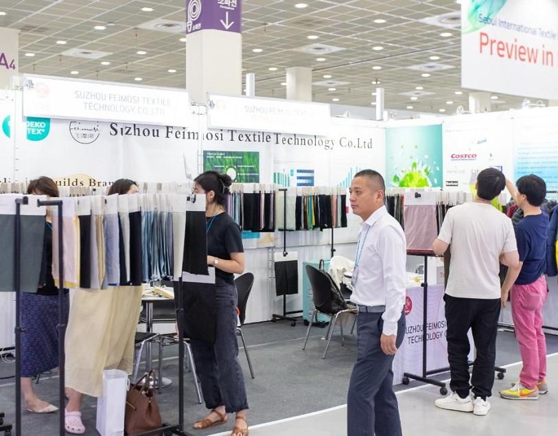 2027年韩国首尔纺织服装及面料展览会Preview In SEOUL参展商与海外采购商展台洽谈现场