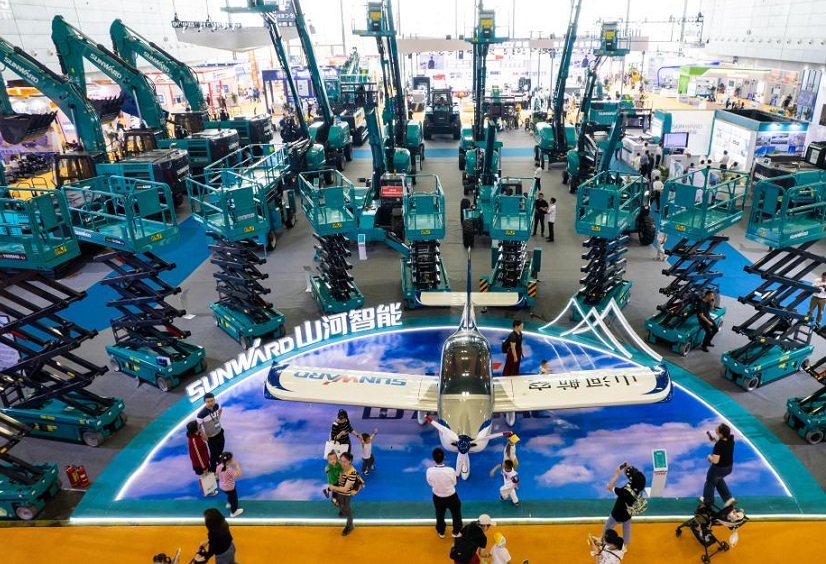 2027年山东（济宁）国际工程机械展览会Jining International Construction Machinery Exhibition展馆内部展台环境实拍