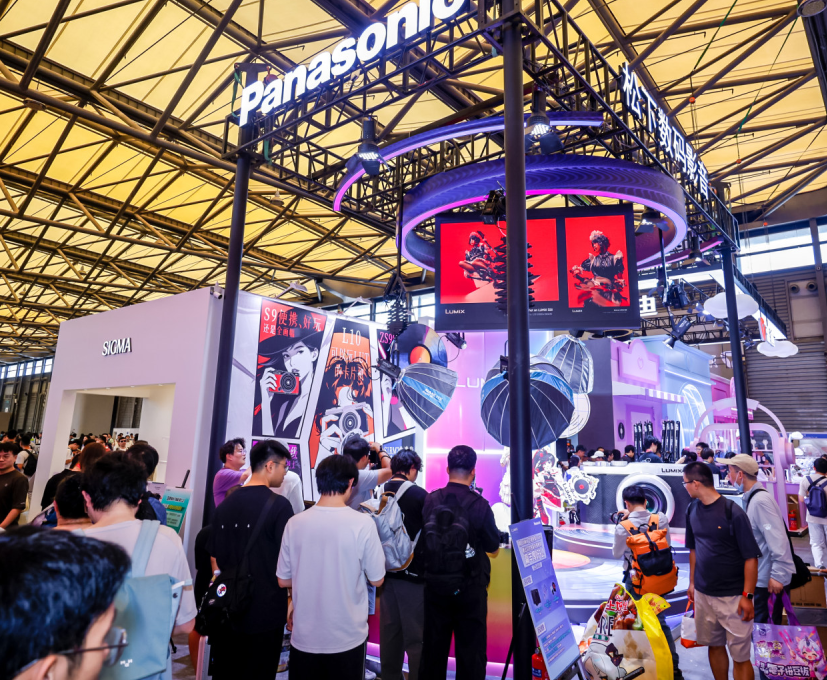 2027年中国(上海)国际数码互动娱乐展览会CJCHINAJOY展馆现场,专业观众参观实况