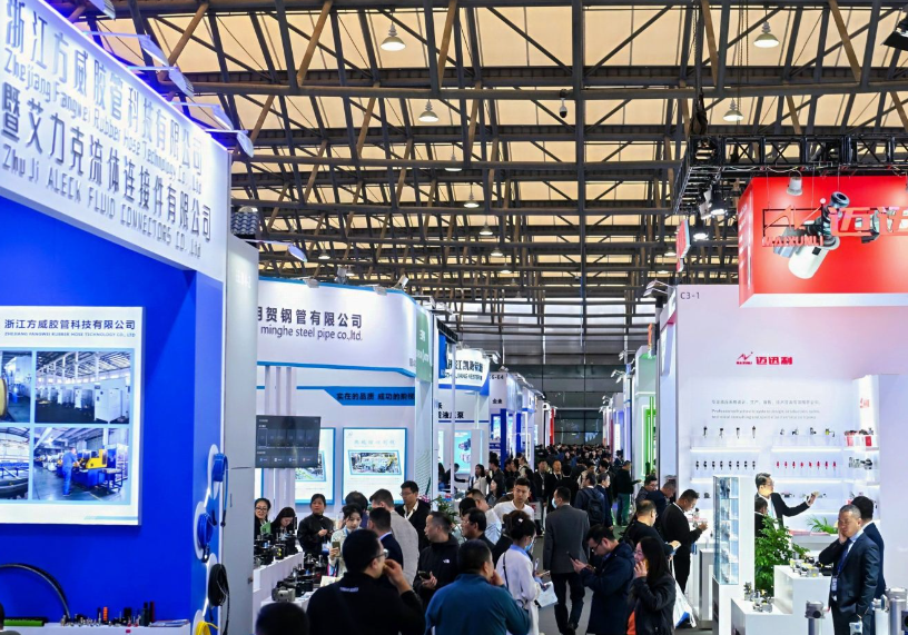 2026年上海国际动力传动与控制技术展览会PTCPTC Asia展馆现场，专业观众参观实况