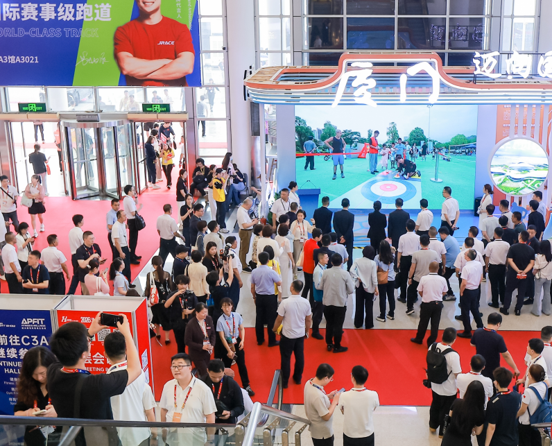 2027年中国成都国际体育用品博览会-中国体博会China Sport Show参展商与海外采购商展台洽谈现场