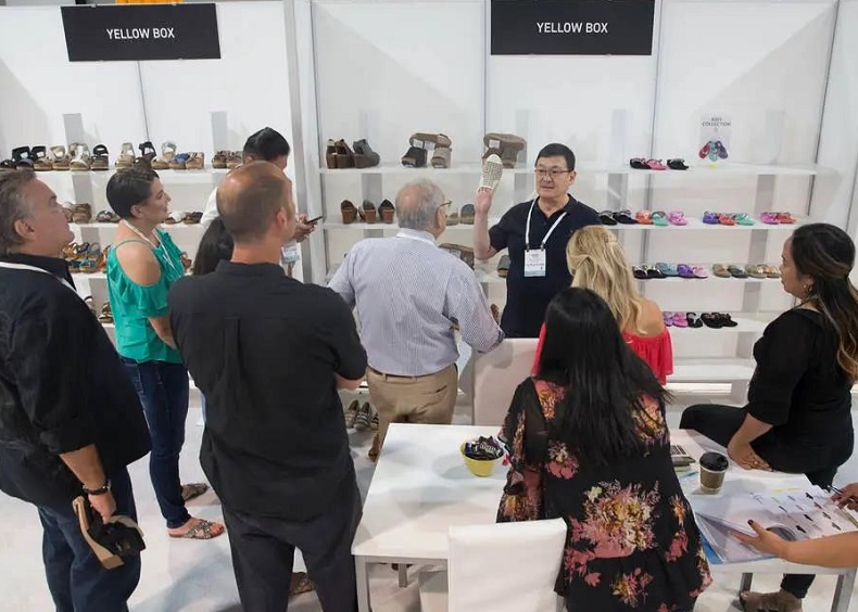 2026年美国拉斯维加斯秋季鞋展览会Sourcing at Magic展馆内部展台环境实拍