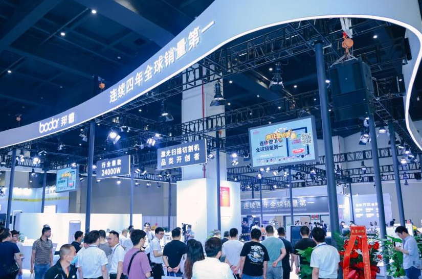 2027年郑州工业技术与装备博览会-郑州工博会Zhengzhou Industry Expo参展商与海外采购商展台洽谈现场