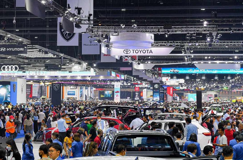 2027年泰国曼谷国际汽车、摩托车展览会Bangkok International Motor Show参展商与海外采购商展台洽谈现场
