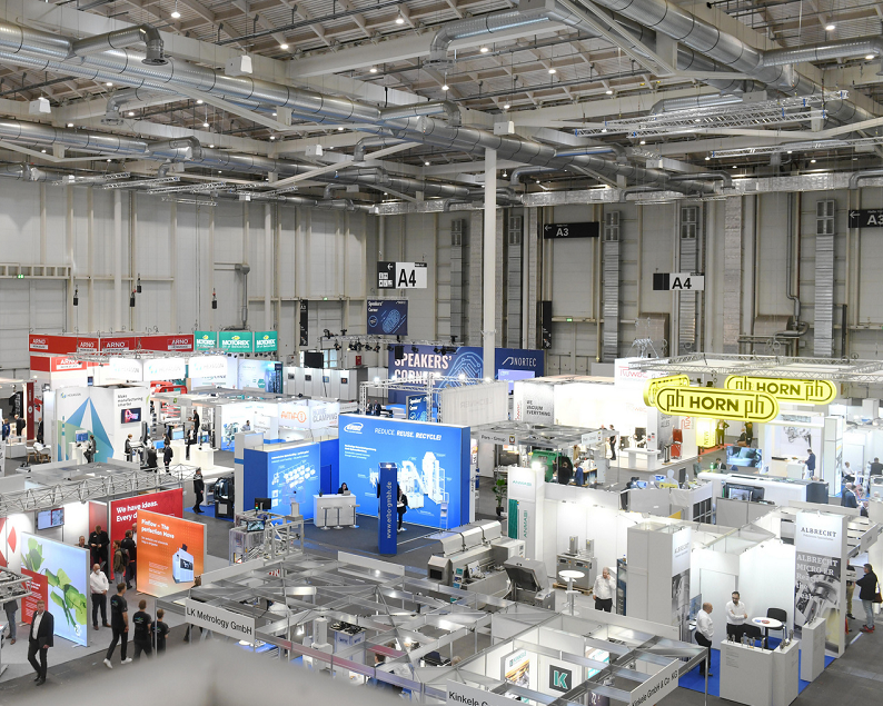 2028年德国汉堡金属加工制造展览会NORTEC参展商与海外采购商展台洽谈现场