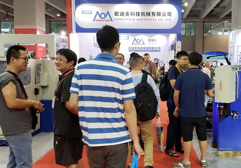 2027年广州国际不锈钢工业展览会GZHMME展馆现场,专业观众参观实况