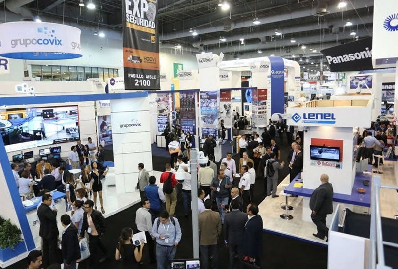 2027年墨西哥劳保展览会Expo Seguridad Industrial展馆现场,专业观众参观实况