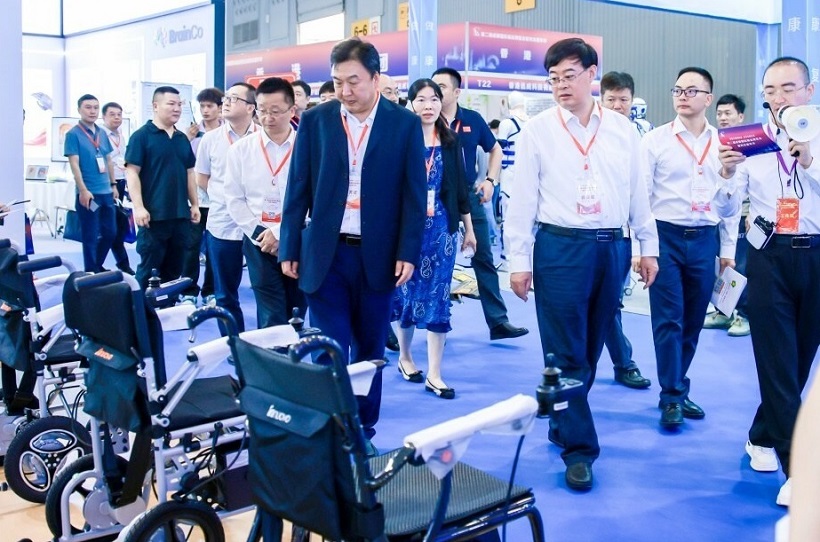 2027年成都医疗器械展览会-成都医博会CDMEE行业机械设备展品展台实拍