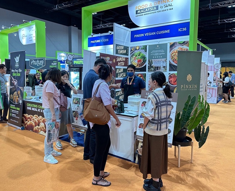 2027年马来西亚食品展FOOD&DRINKS MALAYSIA by SIAL展馆现场，专业观众参观实况