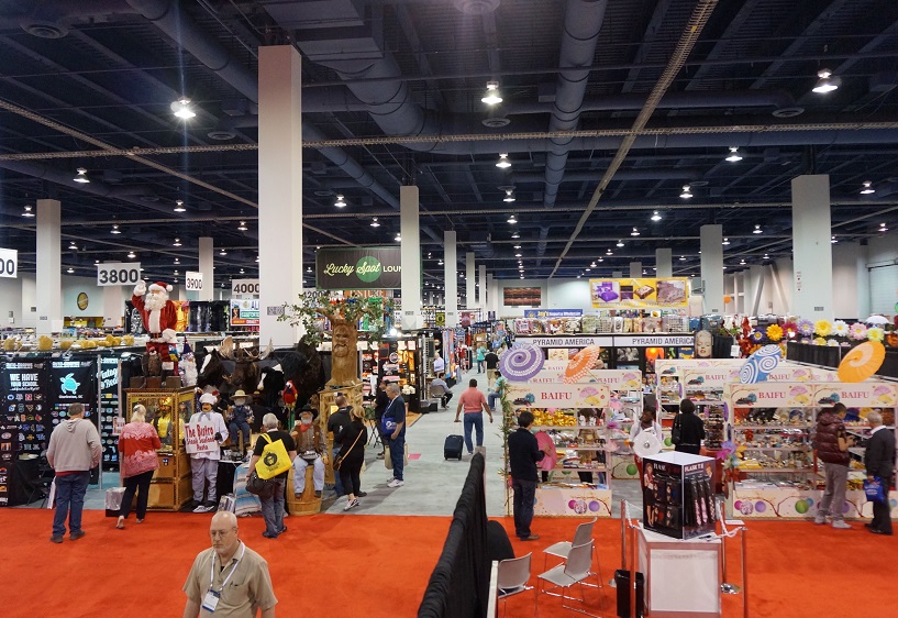 2027年美国拉斯维加斯消费品及礼品展ASDASD MARKET WEEK 展馆现场,专业观众参观实况