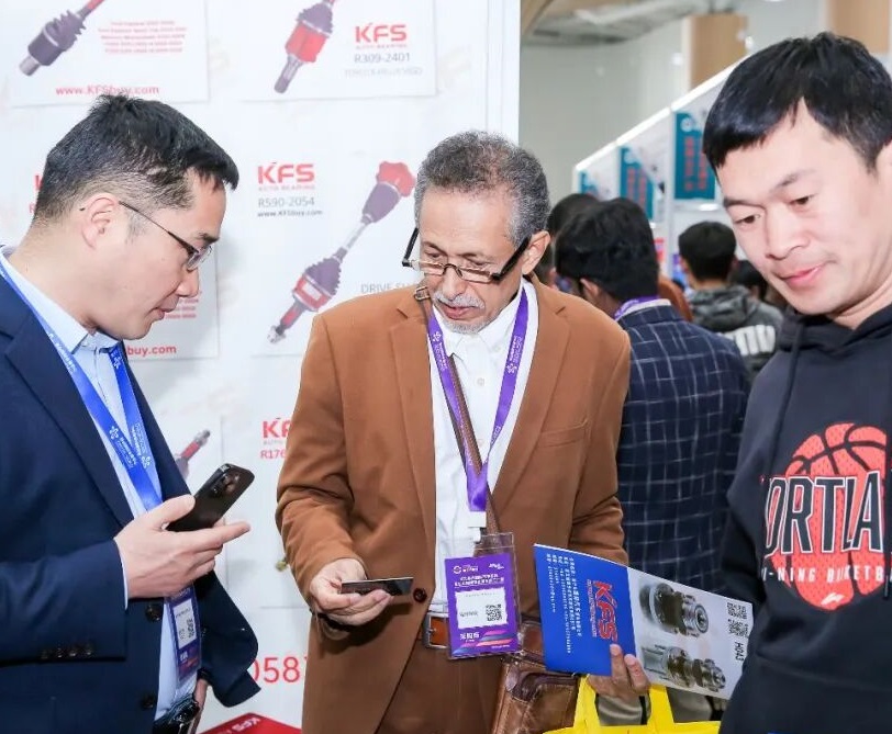 2027年邢台国际汽车配件及后市场展-北方汽配会CNAPE展馆现场,专业观众参观实况